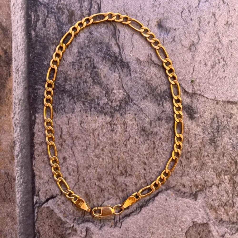 10KT gold figaro linked chain bracelet MADE IN ITALY